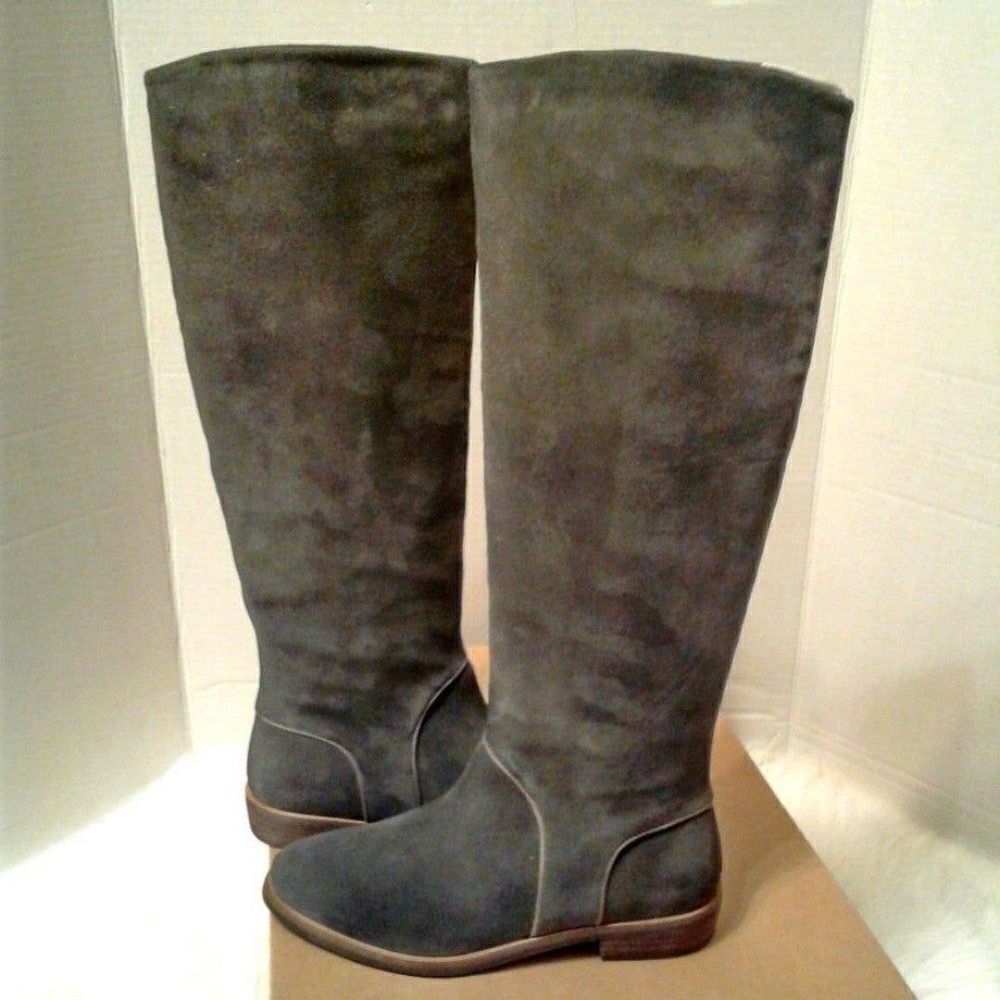 UGG Australia Women's 6.5M Tall Leather Boot - Picture 1 of 12